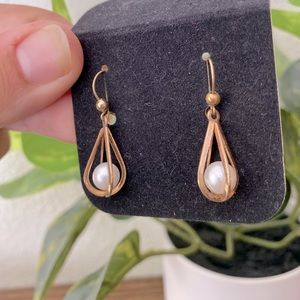 Elegant vintage drop earrings